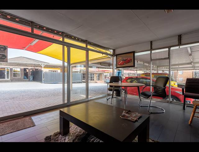 990M² RETAIL FOR SALE IN TURFFONTEIN